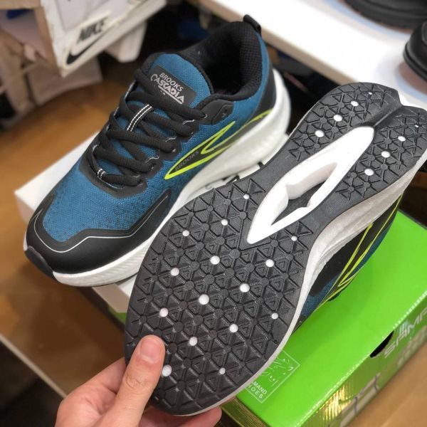 کفش بروکس‌ مردانه زیره کربن دار رنگ ابی