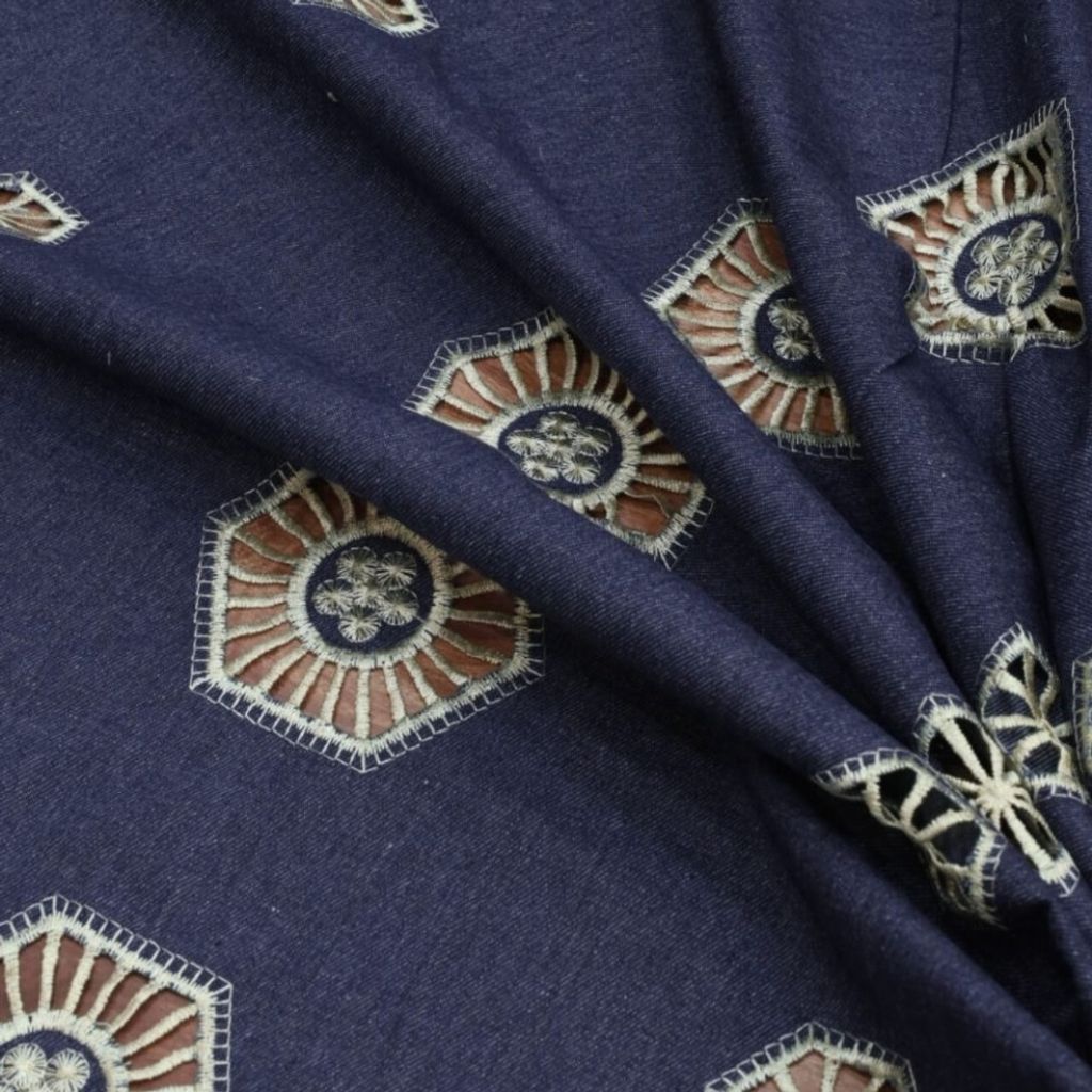 مشخصات پارچه جین خامه دوزی