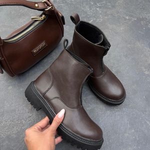 مشخصات بوت ترند کد 54