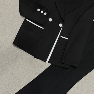 کت شلوار ملکا