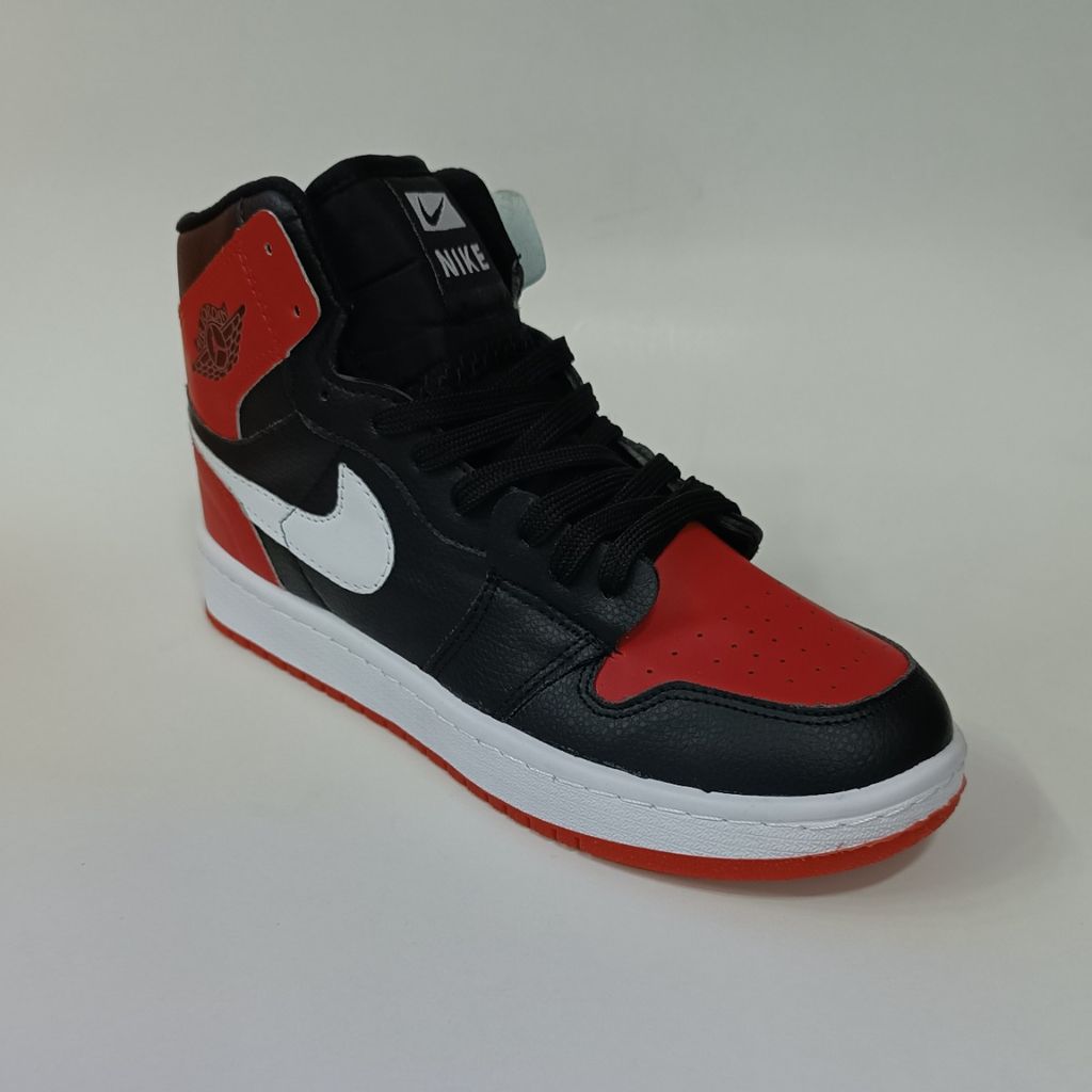 خرید انلاین کتونی مردانه جردن وان ساقدار قرمز مشکی کیفیت بالا