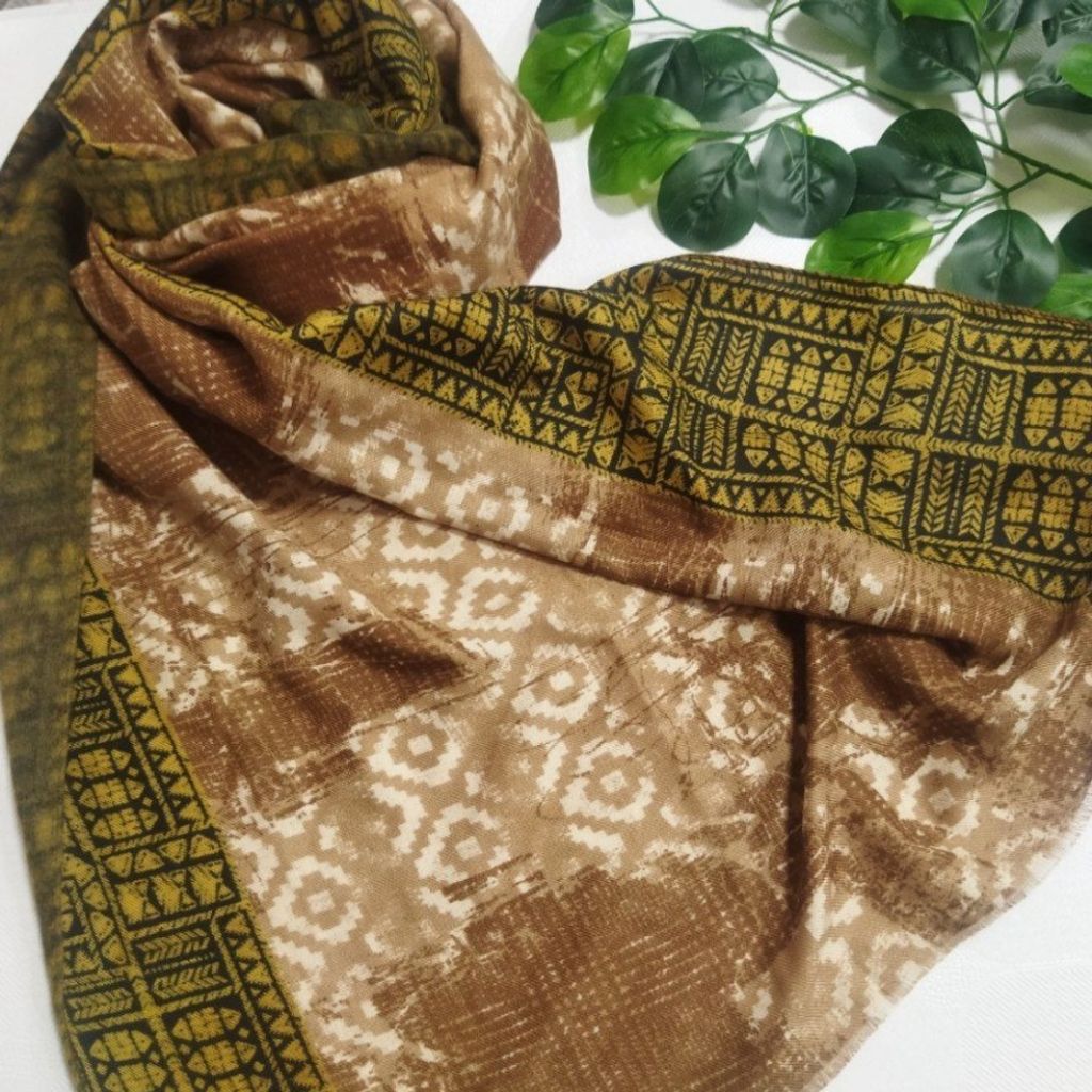 خرید انلاین شال موهر طرح دار گرم sh7t