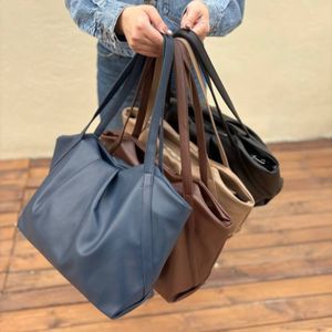 کیف دوشی زنانه و دخترانه مدل بردامی پروانه