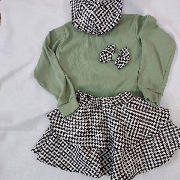 ست سه تیکه لباس یلدایی بچگانه رنگ سبز