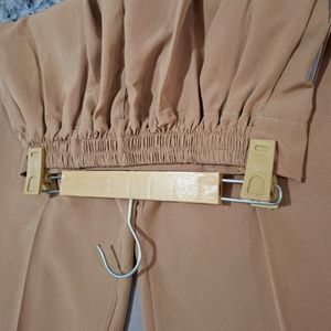 خرید انلاین پشت کمر شلوار کش دارد