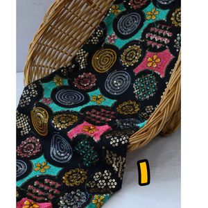 مشخصات پارچه لینن سوزندوزی