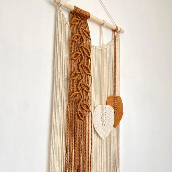 آویز مکرومه جوانه طرح چمن