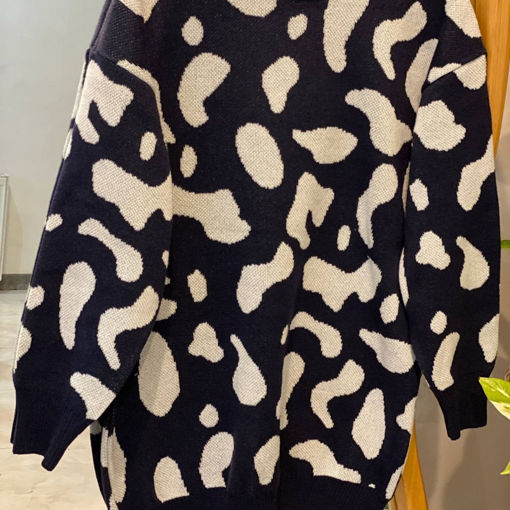 خرید آنلاین بلوز بافت زنانه طرح‌ گاوی