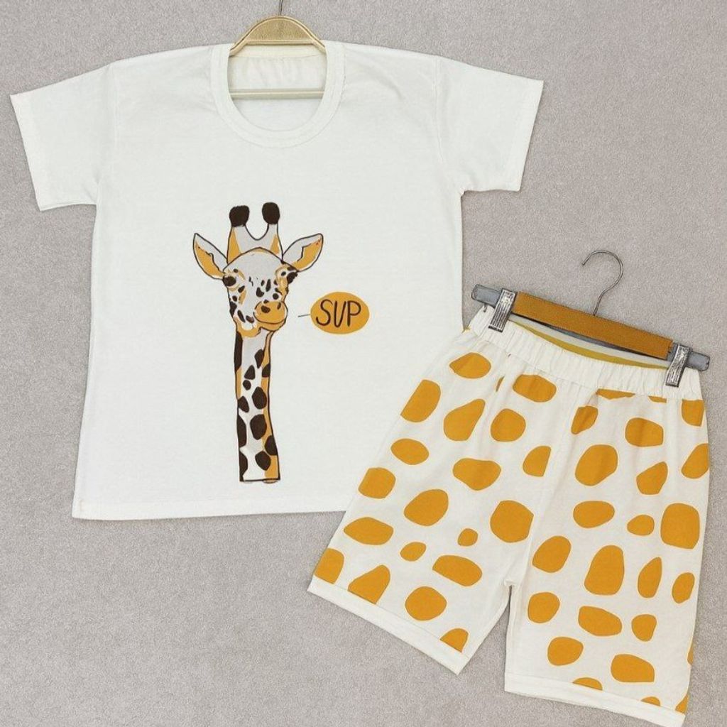 خرید آنلاین ست تیشرت شورتک زرافه