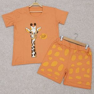 خرید اینترنتی ست تیشرت شورتک زرافه