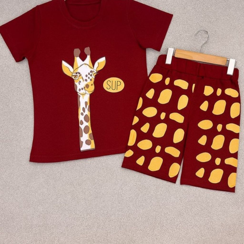 خرید اینترنتی ست تیشرت شورتک زرافه