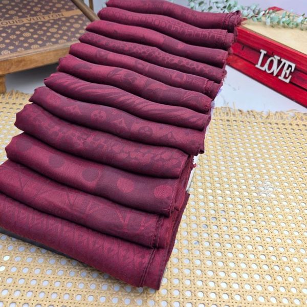 شال ژاکارد زرشکی کالکشن یلدا