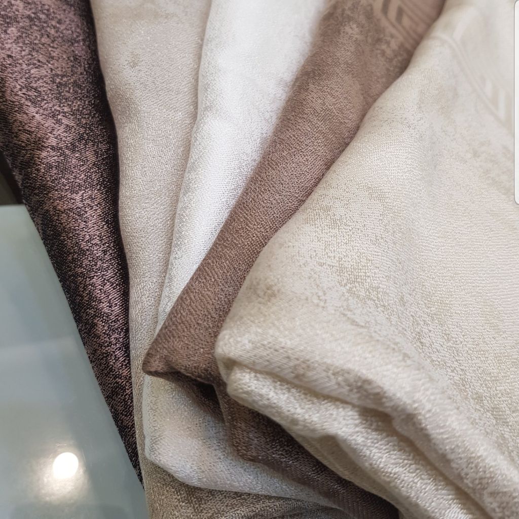 قیمت ارزان روسری  مشکی پتینه ترک وارداتی  طرح ابروبادی مجلسی 