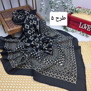 روسری کرپ نخ مشکی کرم قواره 110