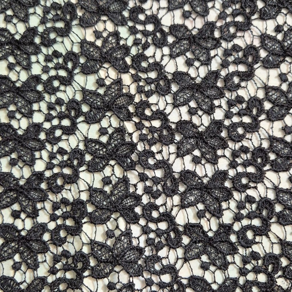 فروش اینترنتی قواره پارچه گیپور نخی مشکی مدل پروانه