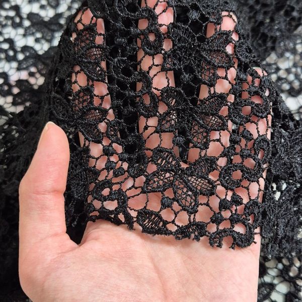 قواره پارچه گیپور نخی مشکی مدل پروانه