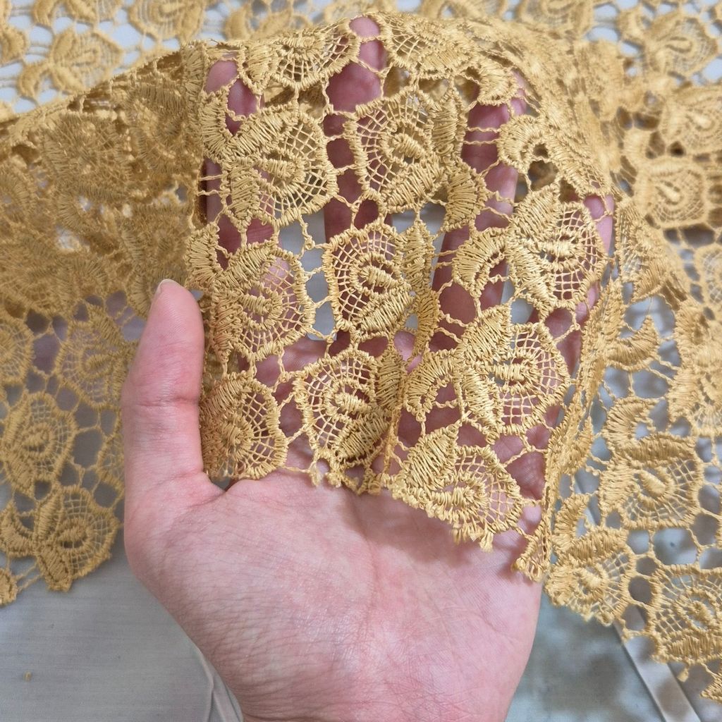 مشخصات قواره پارچه گیپور نخی طلایی