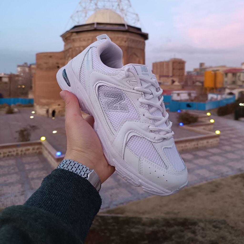 مشخصات کتونی مردانه نیوبالانس 530 سفید کیفیت بالا