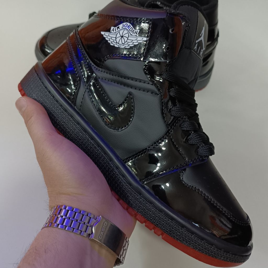 قیمت کتونی مردانه جردن 1 ورنی ساقدار مشکی کیفیت بالا