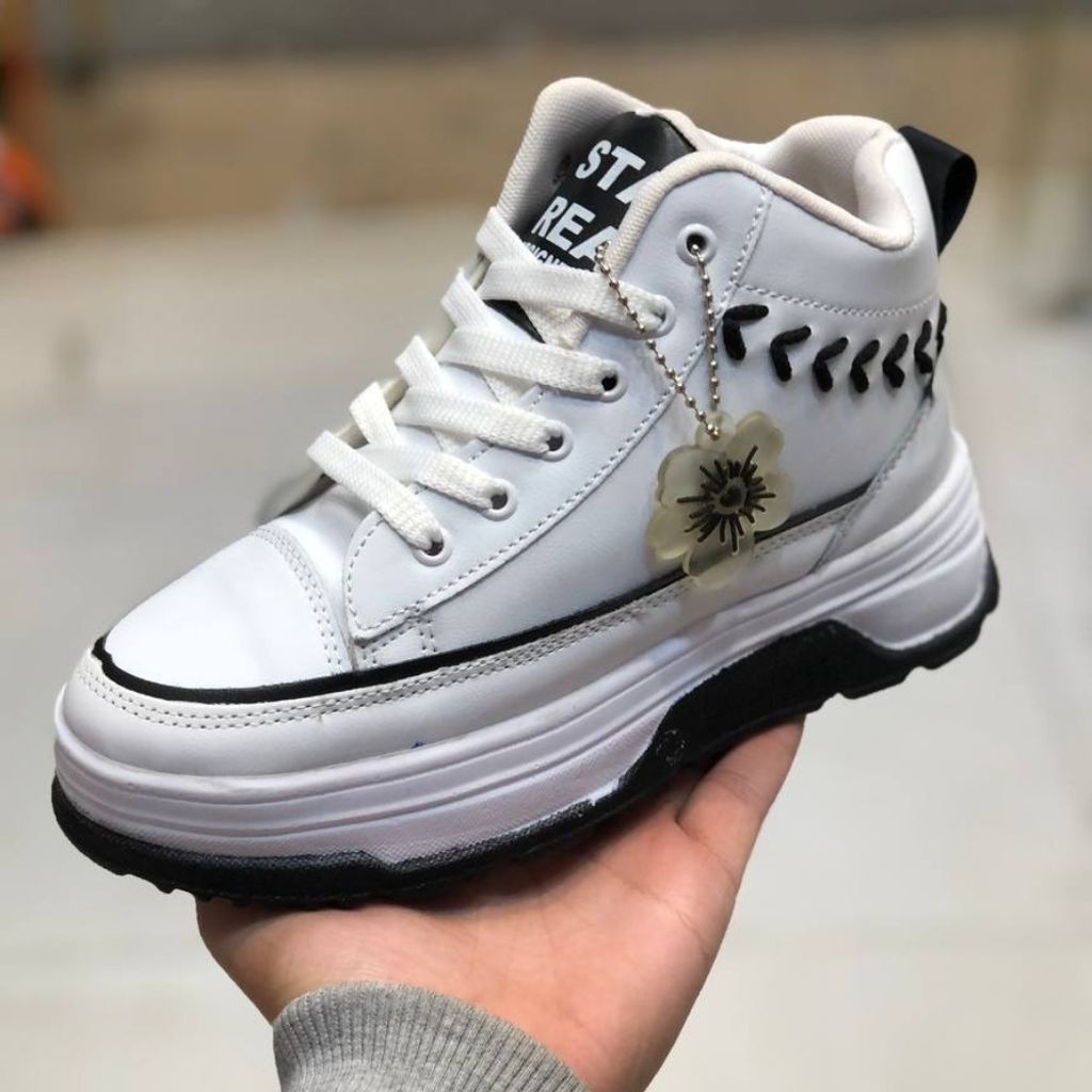 مشخصات کفش ساق دار زنانه طرح گندم رنگ سفید