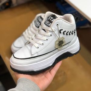 مشخصات کفش ساق دار زنانه طرح گندم رنگ سفید