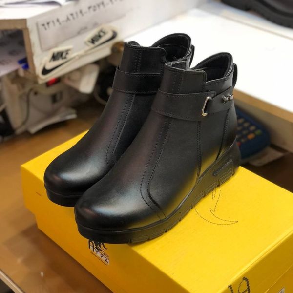 کفش نیم بوت زنانه چرم مدل گلناز