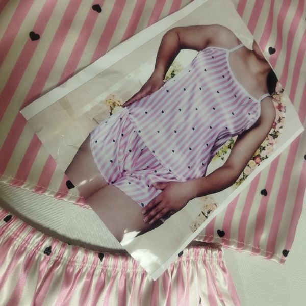 ست تاپ و شورتک ساتن زنانه st37