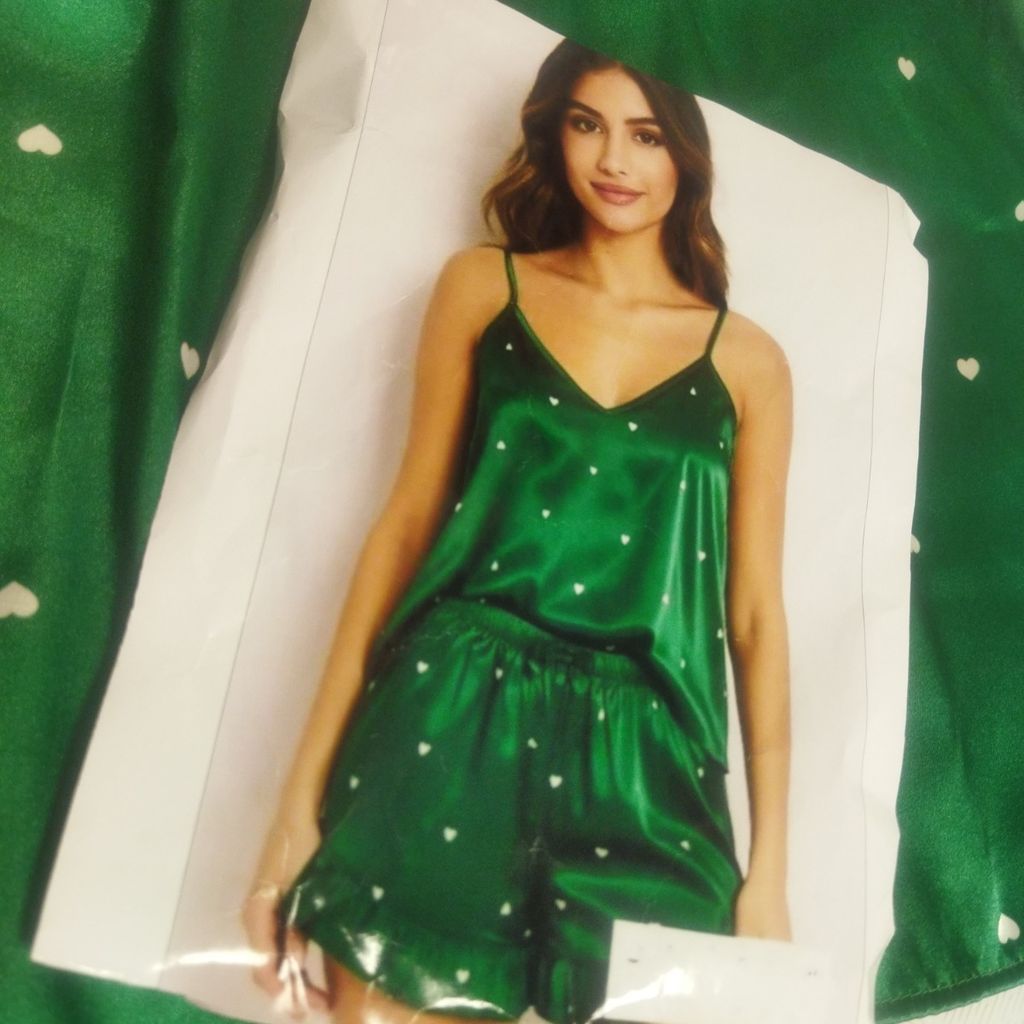 خرید آنلاین ست تاپ و شورتک ساتن زنانه st37