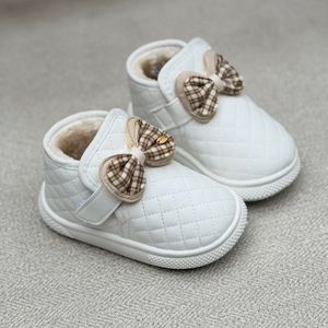 خرید اینترنتی قیمت بوت بچگانه شنل دوزی طرح پاپیون از توباکو کد 4092504