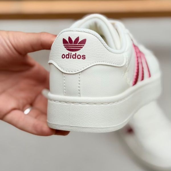 ونس بچگانه طرح سه خط آدیداس از کاشوز کد 4092202