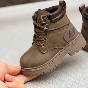 خرید اینترنتی قیمت بوت بچگانه نقلی طرح فشن از MTL کد 4092201