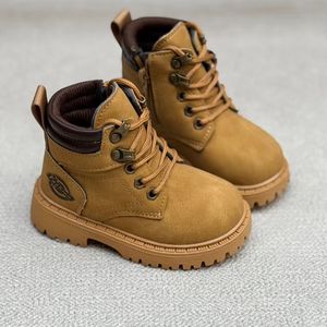 خرید اینترنتی قیمت بوت بچگانه نقلی طرح فشن از MTL کد 4092201