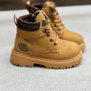 خرید اینترنتی قیمت بوت بچگانه نقلی طرح فشن از MTL کد 4092201