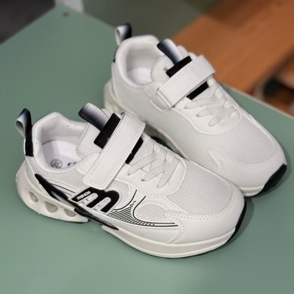 خرید اینترنتی قیمت کتونی بچگونه طرح m از Trip کد 4061205