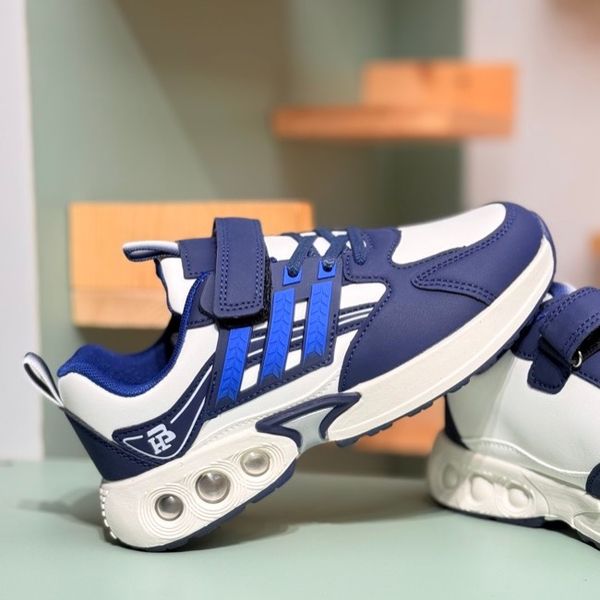 کتونی بچگونه  چرمی طرح سه خط از Trip کد 4061204