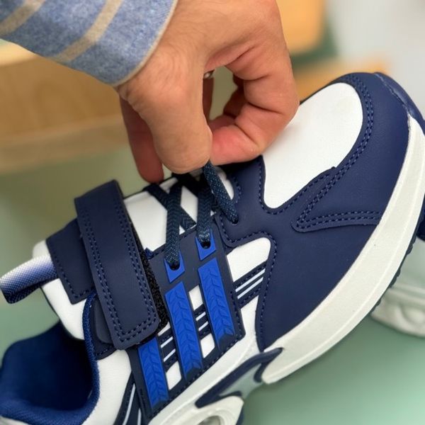 کتونی بچگونه  چرمی طرح سه خط از Trip کد 4061204