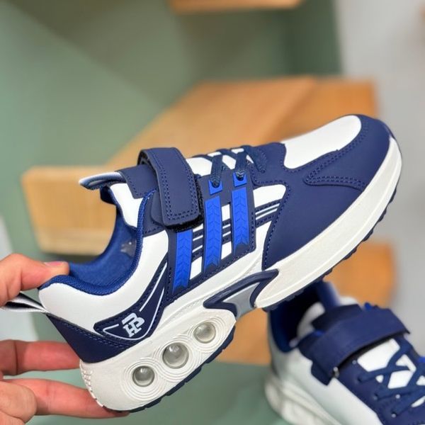 کتونی بچگونه  چرمی طرح سه خط از Trip کد 4061204