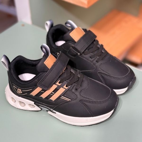 کتونی بچگونه  چرمی طرح سه خط از Trip کد 4061204