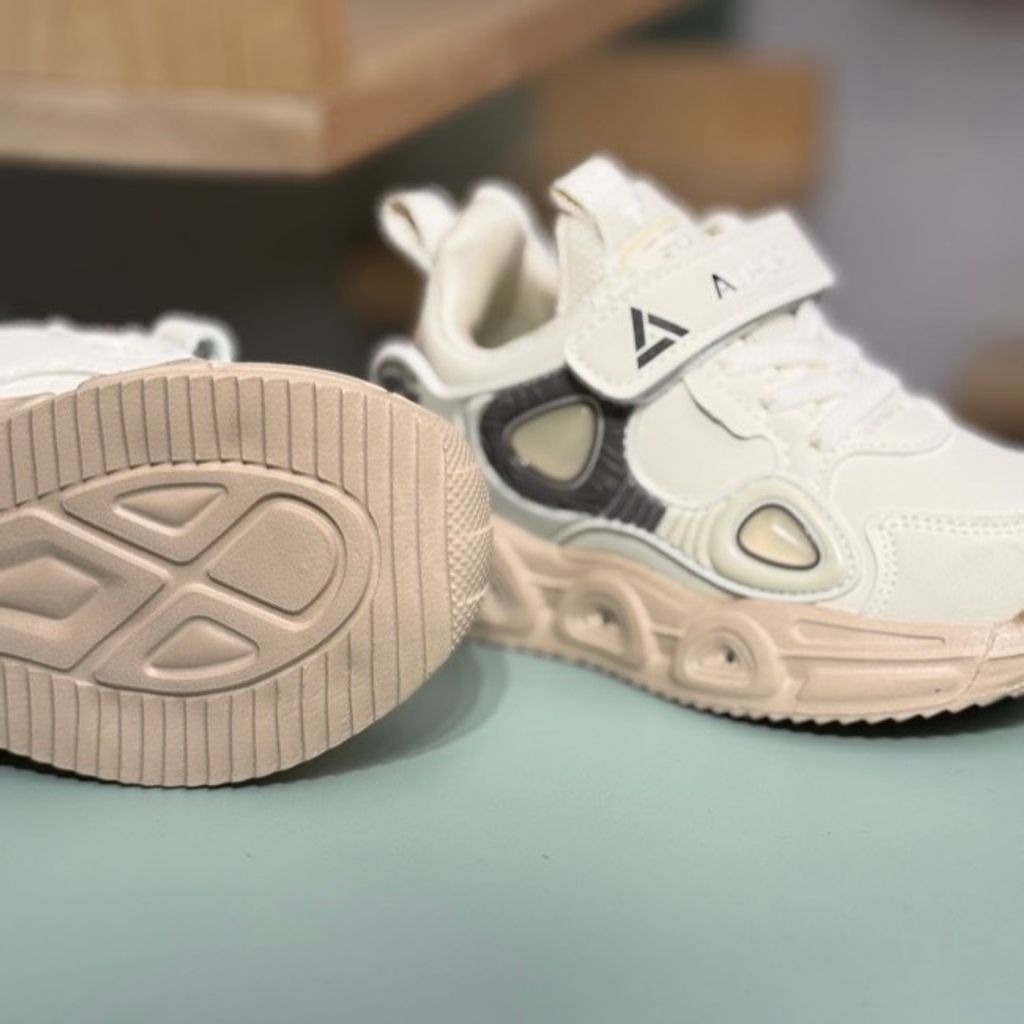 خرید اینترنتی قیمت کتونی بچگانه طرح B از آشوز کد 4060301