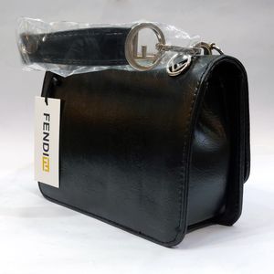 خرید اینترنتی کیف زنانه رودوشی طرح فندی با کیفیت بالا Fendi