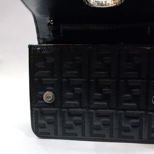 مشخصات کیف زنانه رودوشی طرح فندی با کیفیت بالا Fendi