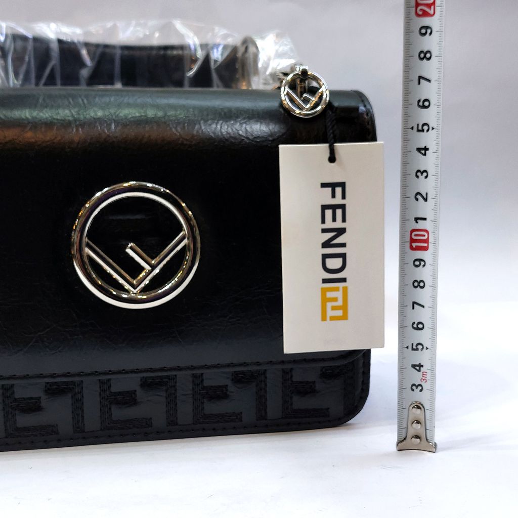 فروش اینترنتی کیف زنانه رودوشی طرح فندی با کیفیت بالا Fendi