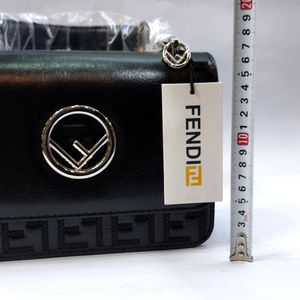 فروش اینترنتی کیف زنانه رودوشی طرح فندی با کیفیت بالا Fendi