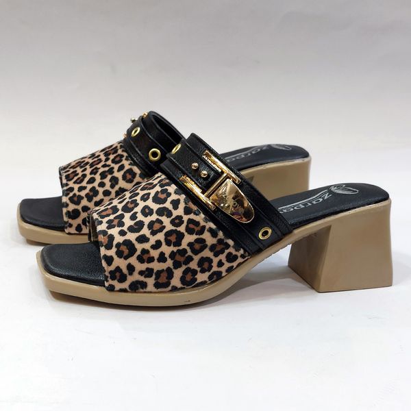 صندل زنانه شیک با کفی طبی