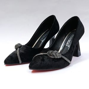 فروش اینترنتی کفش مجلسی زنانه رویه مخمل با کیفیت