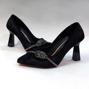 مشخصات کفش مجلسی زنانه رویه مخمل با کیفیت