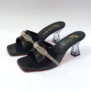 خرید اینترنتی صندل پاشنه بلند نگین دار شیک و با کیفیت