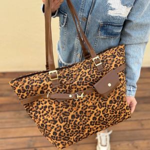 فروش اینترنتی کیف دوشی زنانه و دخترانه جادار مدل پلنگین پروانه