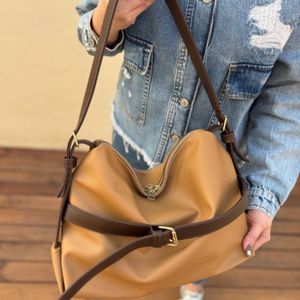 خرید اینترنتی کیف دوشی زنانه و دخترانه مدل لیتلا پروانه