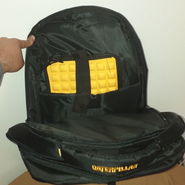 کوله پشتی سایز متوسط ایرانی رنگ مشکی بسیار محکم